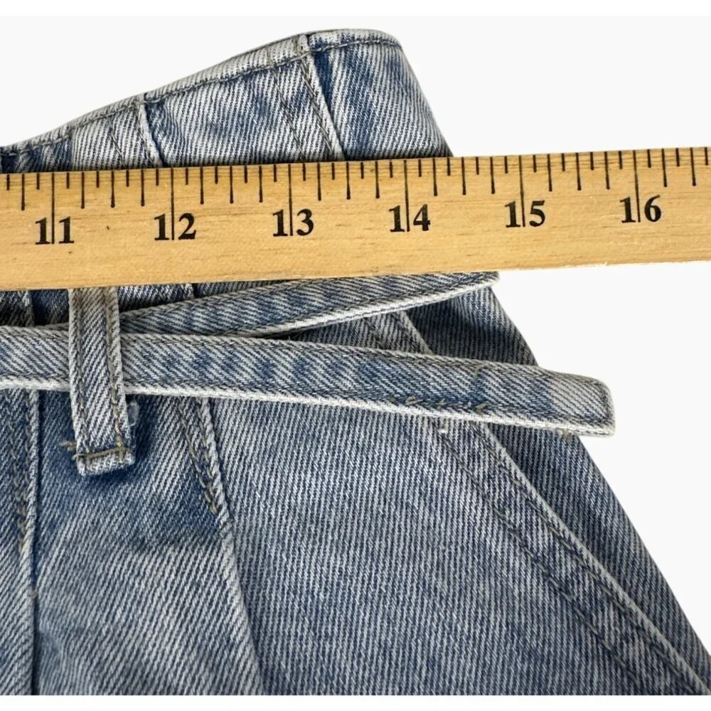 NWT Blank NYC High Rise‎ Blue Denim Short With Belt Women's Size 28 100% Cotton
